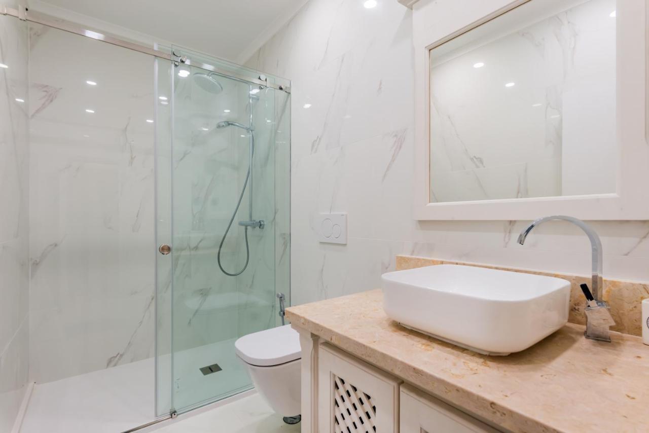2Br At Chiado Historical Heart Of Lisbon Apartment Ngoại thất bức ảnh